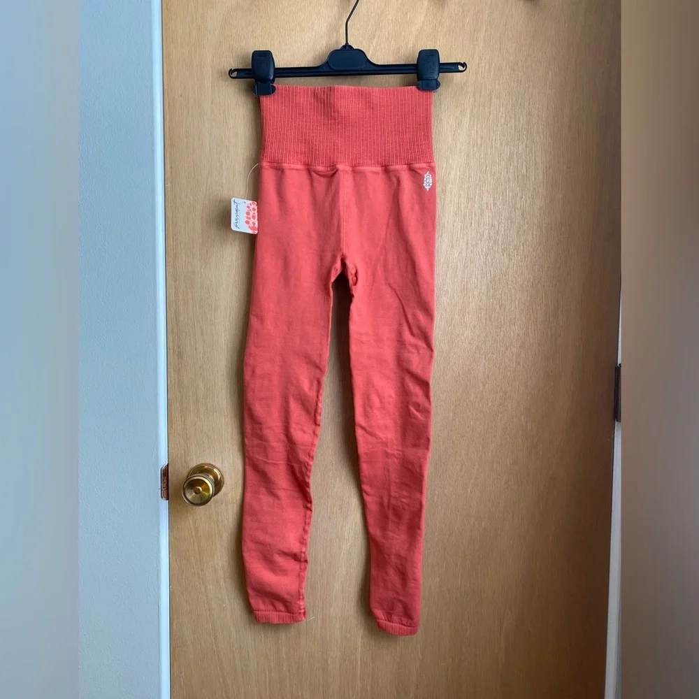 NWT Free People Good Karma Leggings in Pomelo - XS/S - Picture 5 of 8